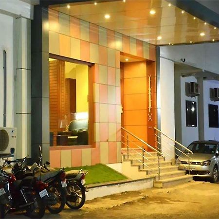 Hotel Jhankar Palace Dhule Exteriör bild